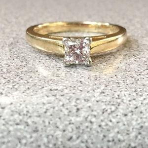 Stunning, The LEO diamond ring, 14k yellow/plat, .57 carat, size 6.5, hallmarked